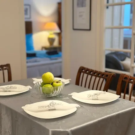 Dinerdowntown In Vaci Street With Free Garage * Budapest