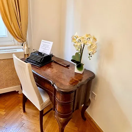 Dinerdowntown In Vaci Street With Free Garage Apartament *