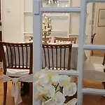 Dinerdowntown In Vaci Street With Free Garage * בודפשט