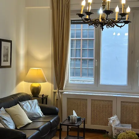 Dinerdowntown In Vaci Street With Free Garage