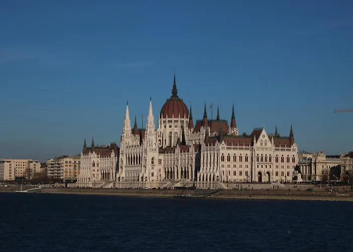 Dinerdowntown In Vaci Street With Free Garage